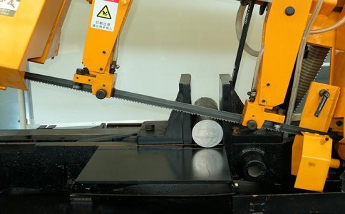 顺德数控带锯床自动送料精度会出现偏差吗？